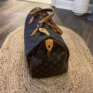 Louis Vuitton Authentic Speedy 35 Bag